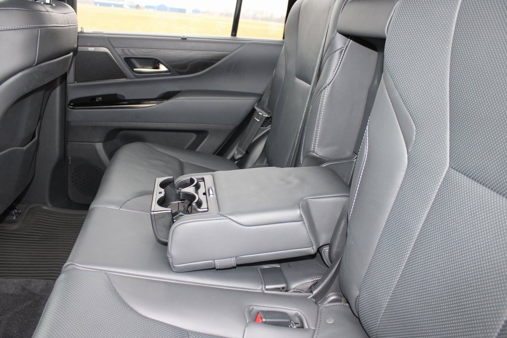 Used 2023 Lexus LX 600 4WD w/ Luxury Package image 27