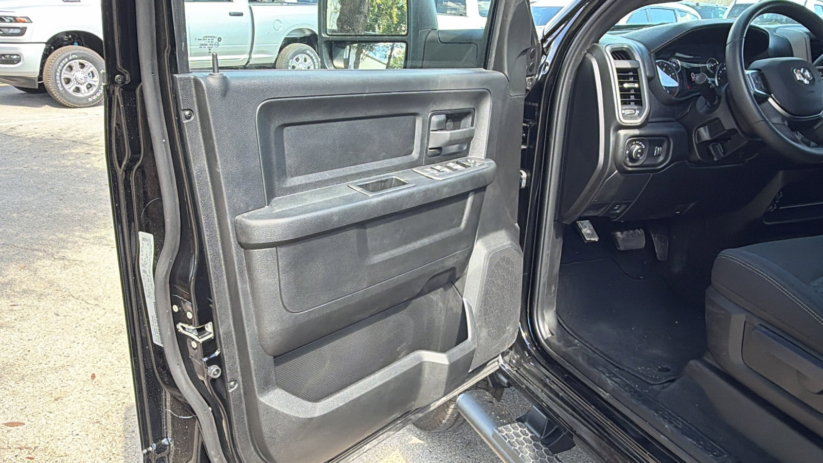 New 2026 RAM 3500 Tradesman AWD/4WD image 10