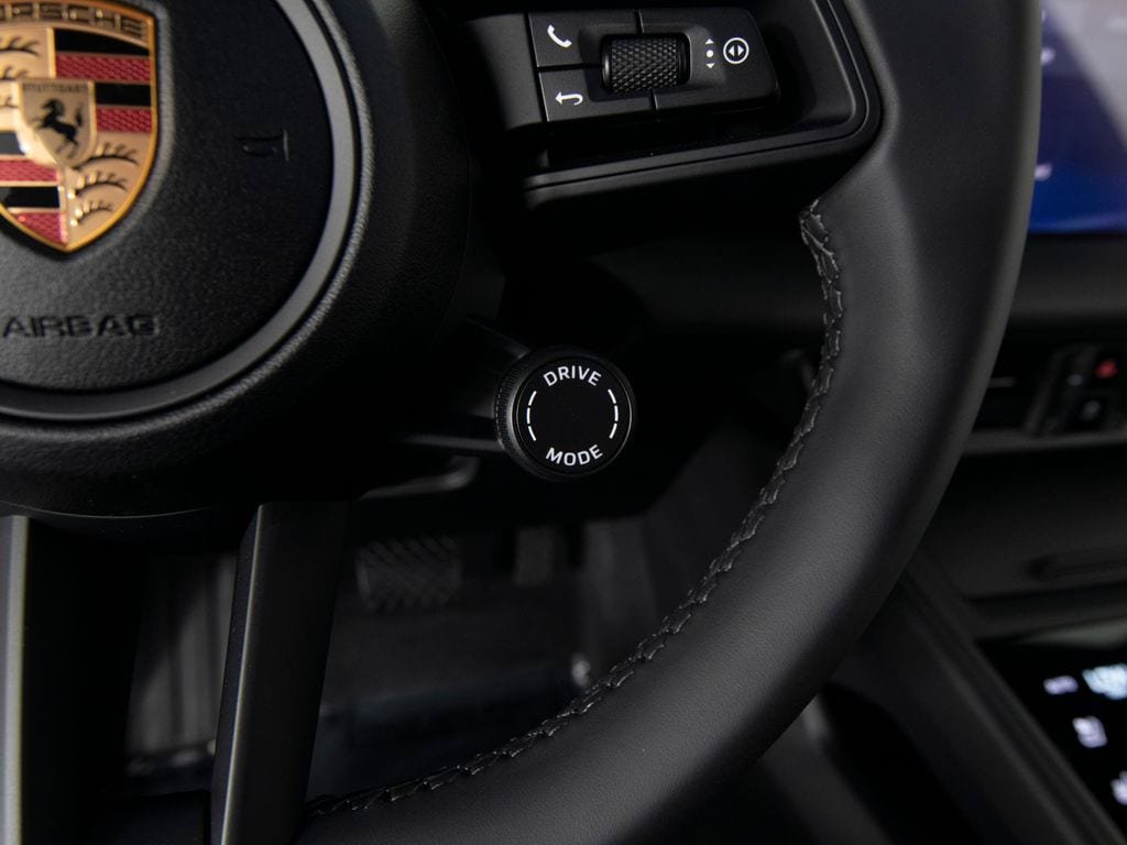 New 2026 Porsche Macan 4 Electric AWD/4WD image 24
