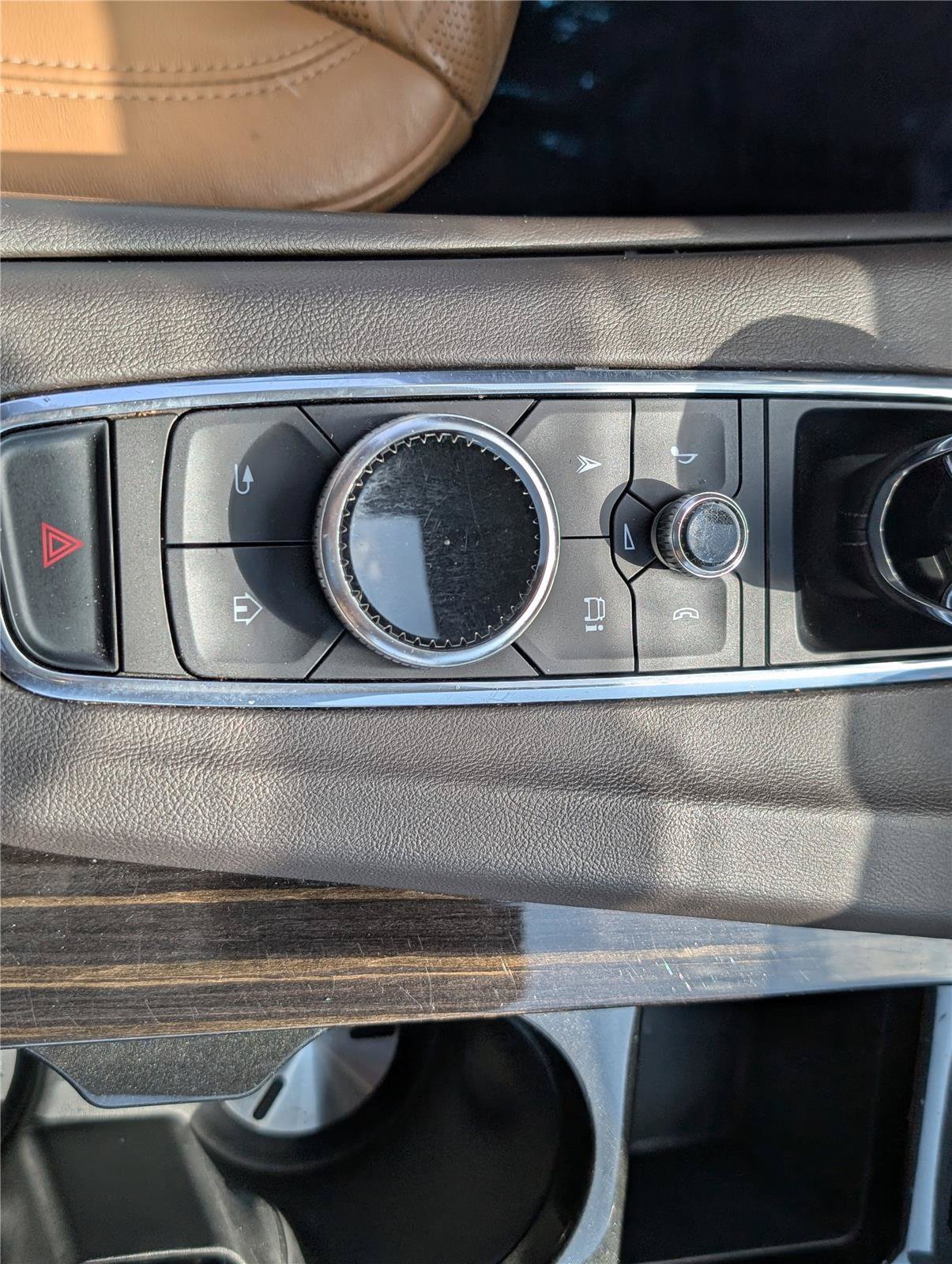 Used 2022 Cadillac Escalade Premium Luxury AWD/4WD image 32