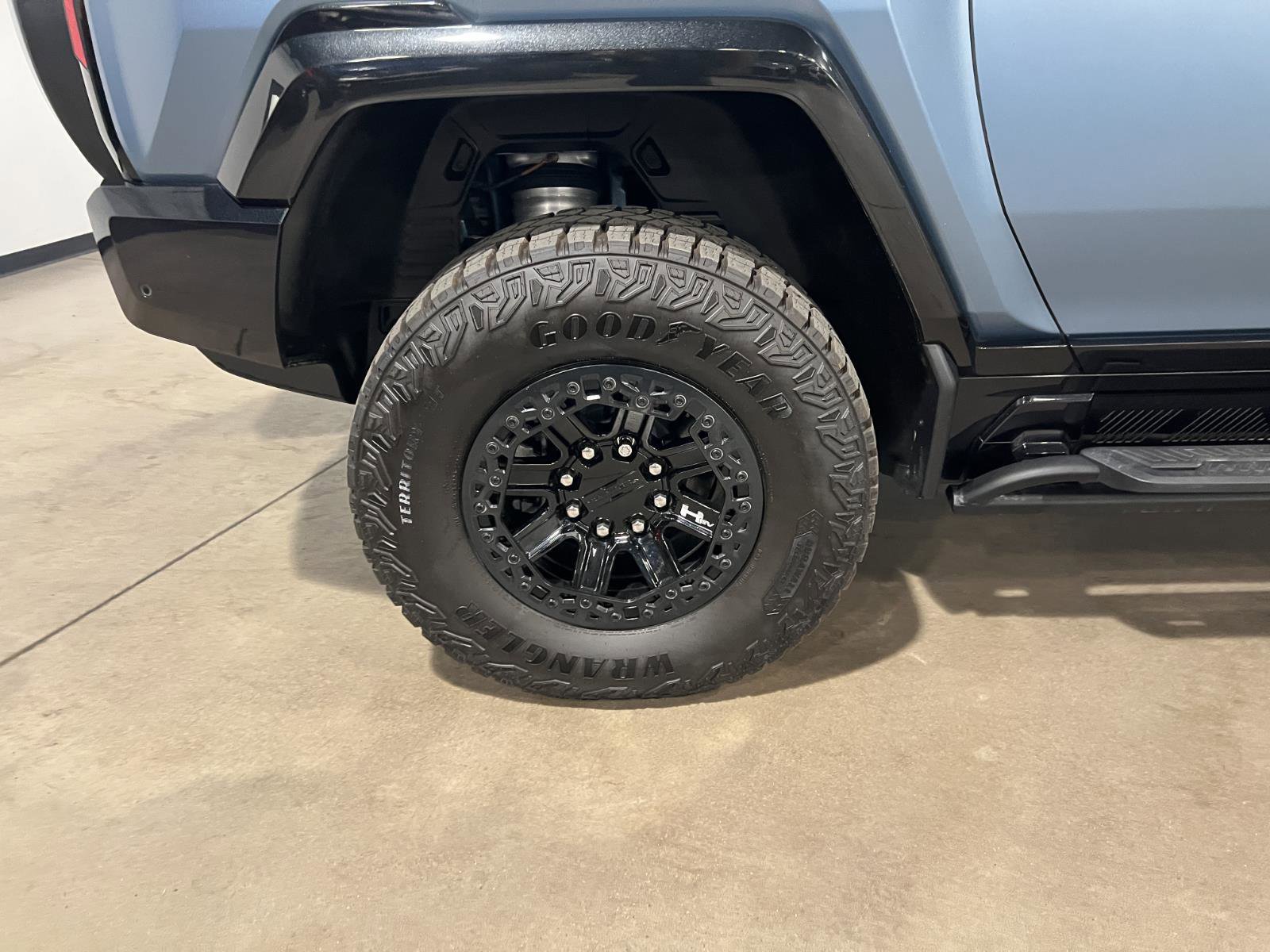 Used 2024 GMC Hummer EV 3X w/ Omega Edition AWD/4WD image 49