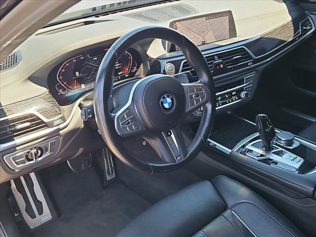 Used 2022 BMW 740i w/ M Sport Package RWD image 14