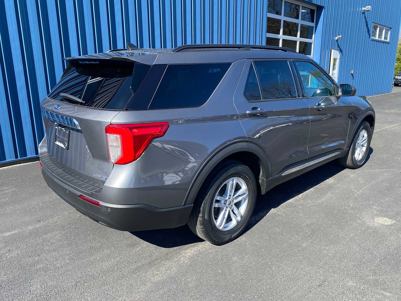 Used 2021 Ford Explorer XLT AWD/4WD image 4