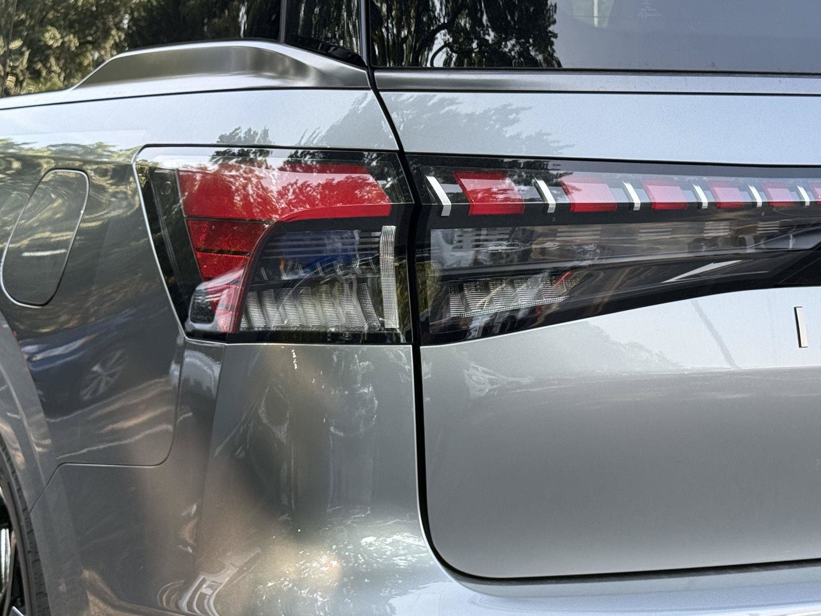 New 2027 INFINITI QX80 Sensory AWD/4WD image 7