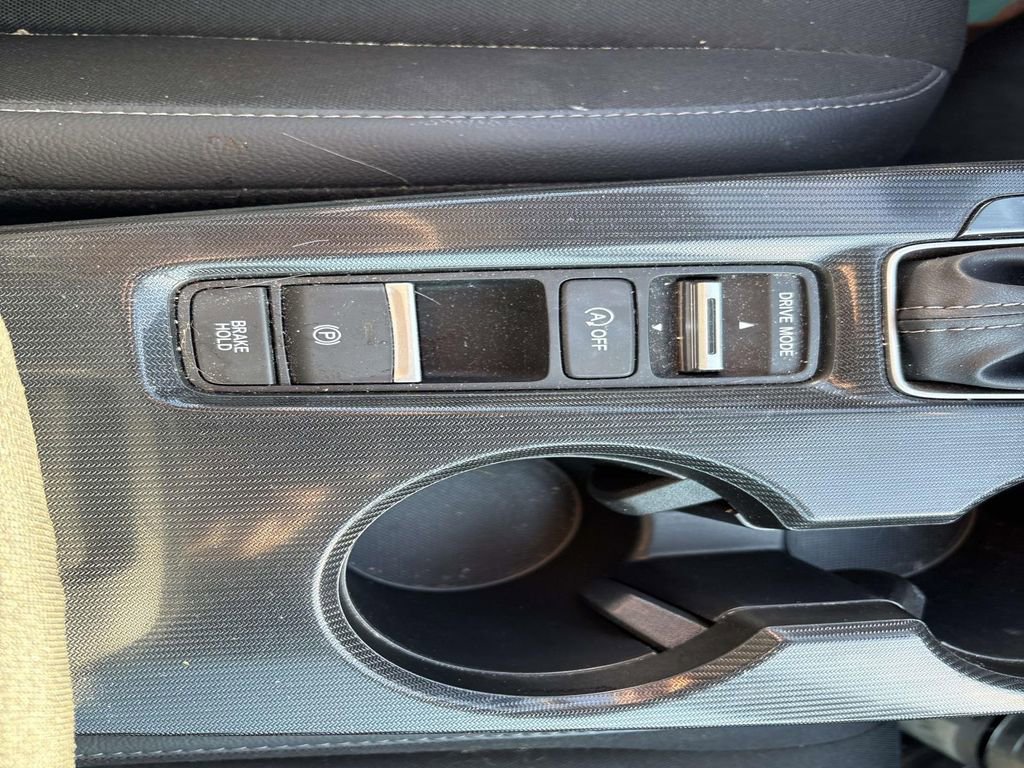 Used 2025 Honda Civic Sport image 13