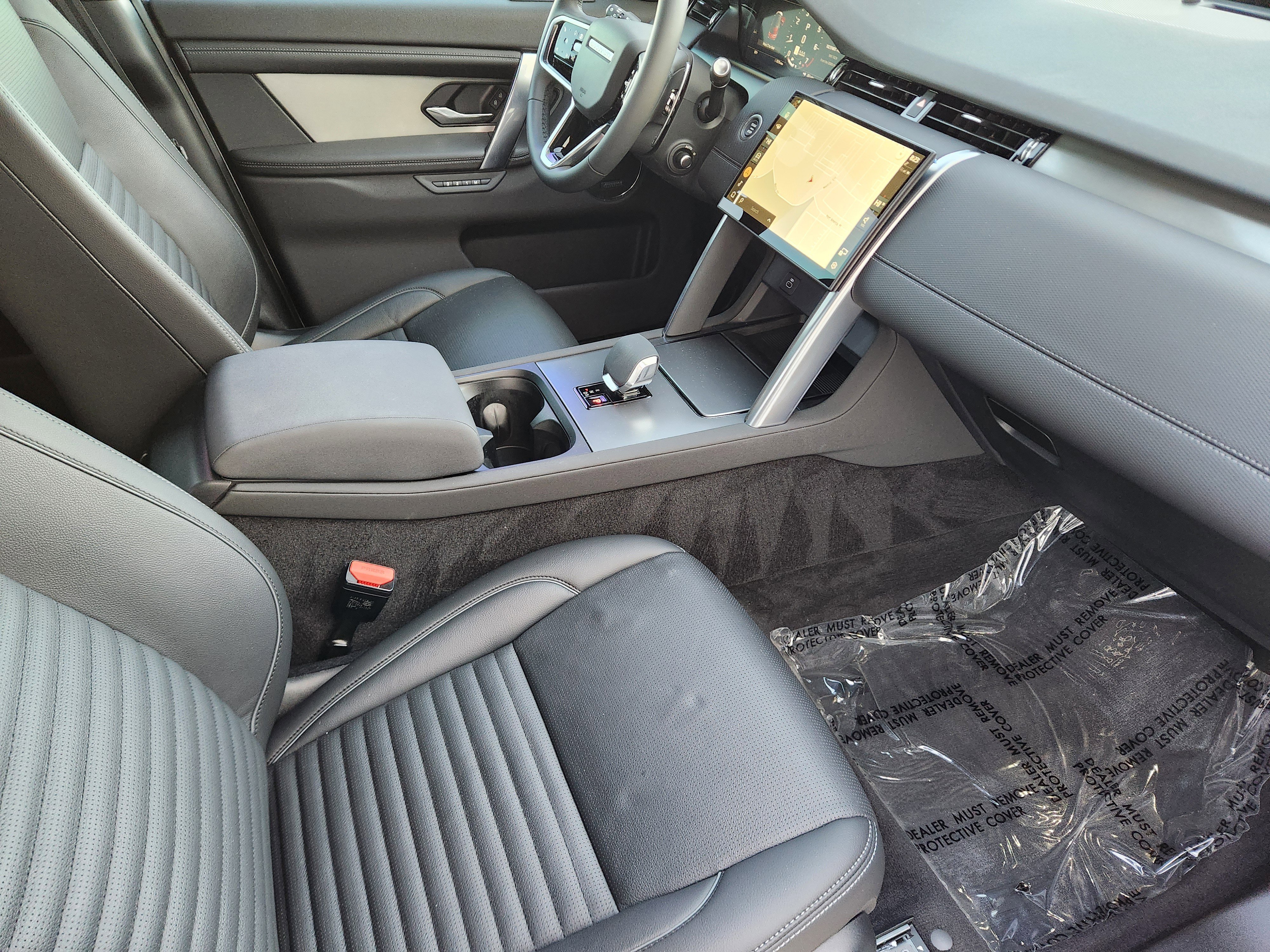 Used 2025 Land Rover Discovery Sport Dynamic SE image 16