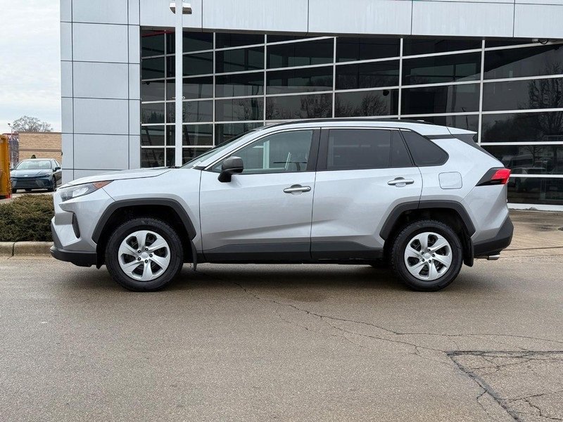 Used 2021 Toyota RAV4 LE image 6