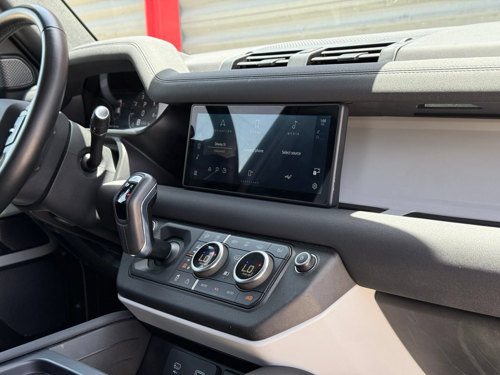 Used 2023 Land Rover Defender 110 X-Dynamic SE AWD/4WD image 46