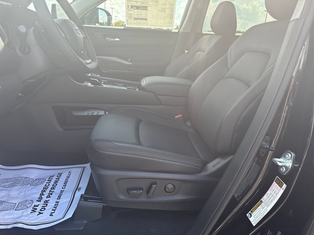 New 2026 Nissan Pathfinder SL AWD/4WD image 13