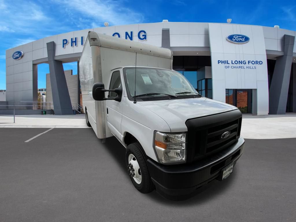 New 2024 Ford E-450 and Econoline 450 Super Duty w/ Driver's Safety Package RWD image 1