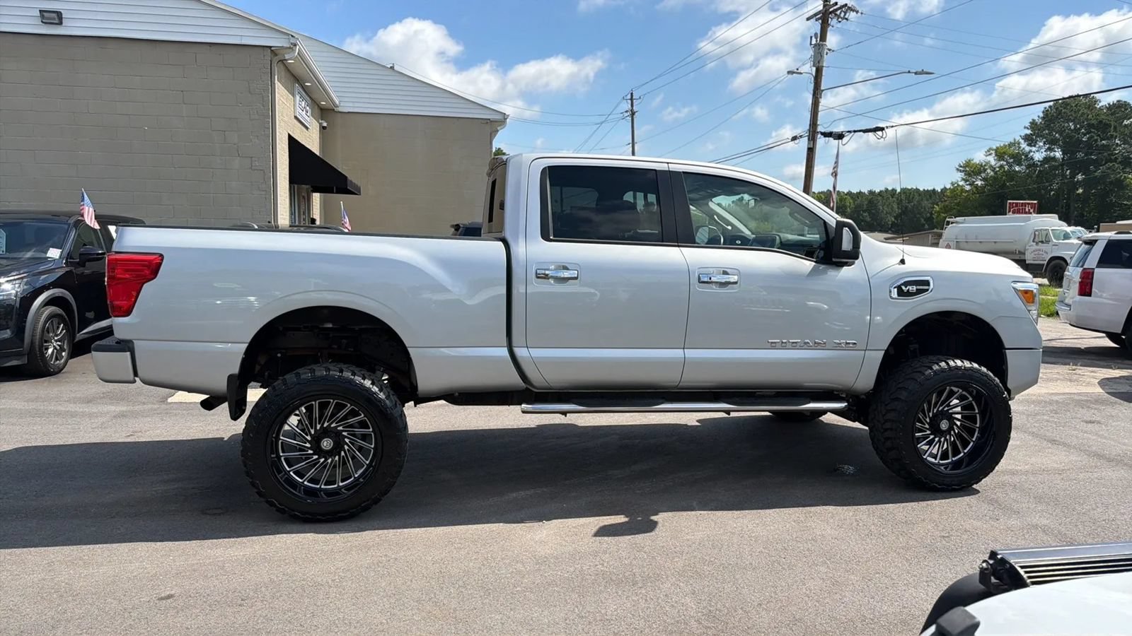 Used 2020 Nissan Titan SV w/ SV Convenience Package AWD/4WD image 6