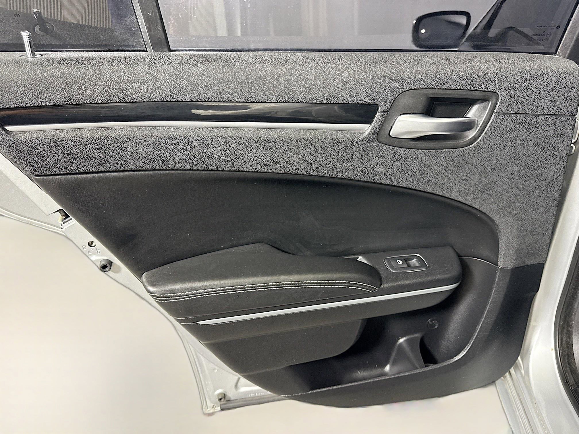 Used 2021 Chrysler 300 S image 26