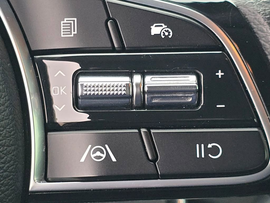 Used 2023 Kia Forte LXS w/ LXS Technology Package image 9