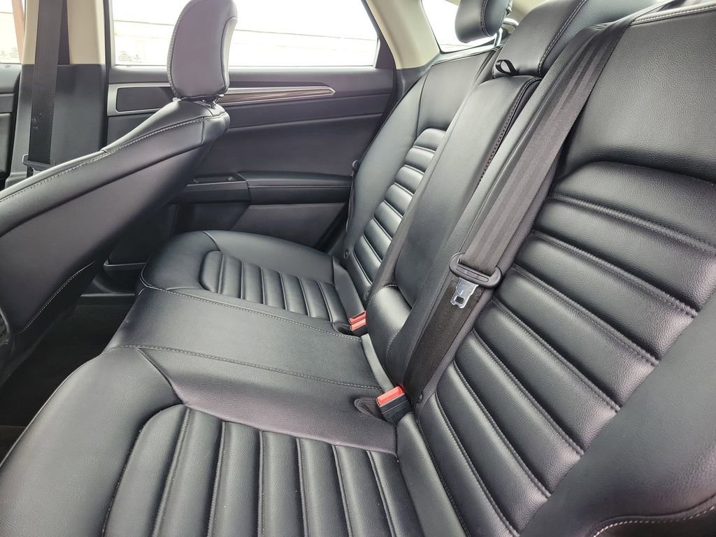 Used 2020 Ford Fusion SEL FWD image 9