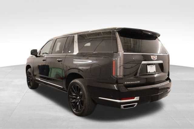 Used 2026 Cadillac Escalade ESV Luxury w/ Touring Package AWD/4WD image 4