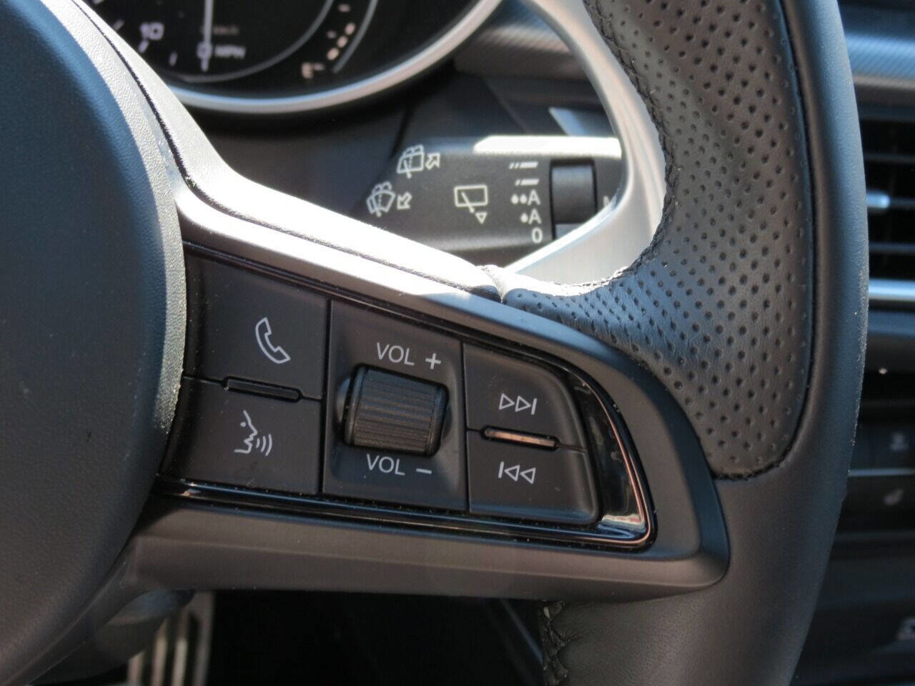 Used 2021 Alfa Romeo Stelvio Ti Sport image 15