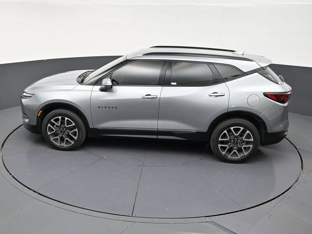 Used 2023 Chevrolet Blazer RS w/ Enhanced Convenience Package FWD image 13