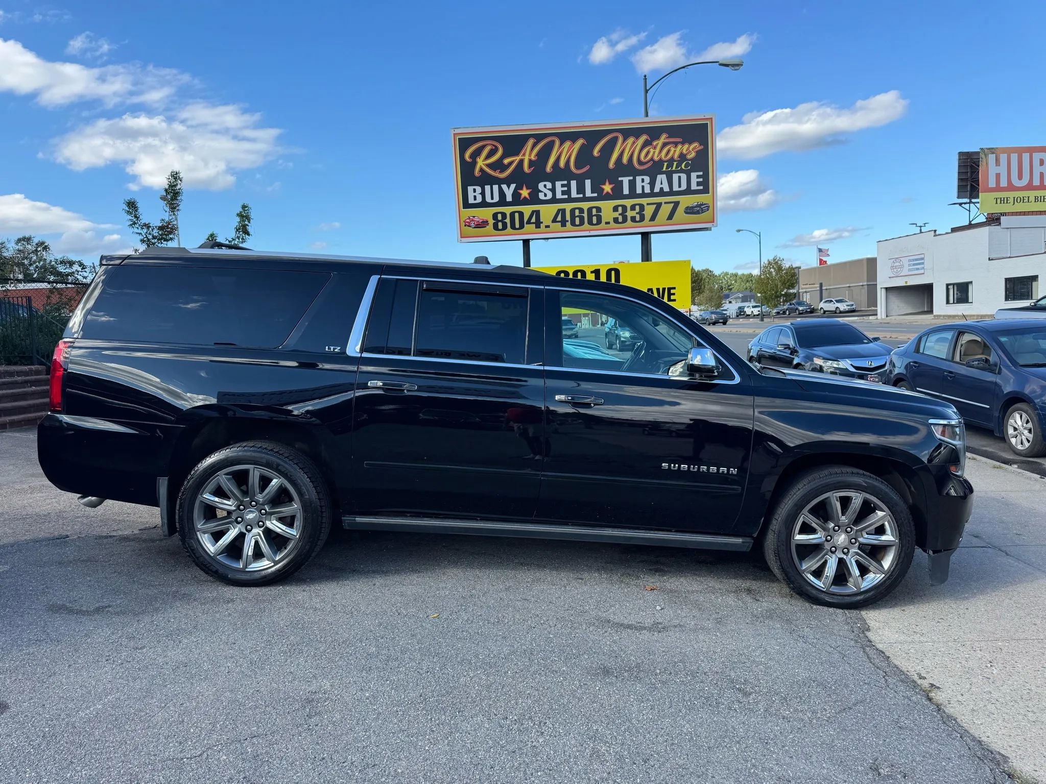 Used 2015 Chevrolet Suburban LTZ image 3