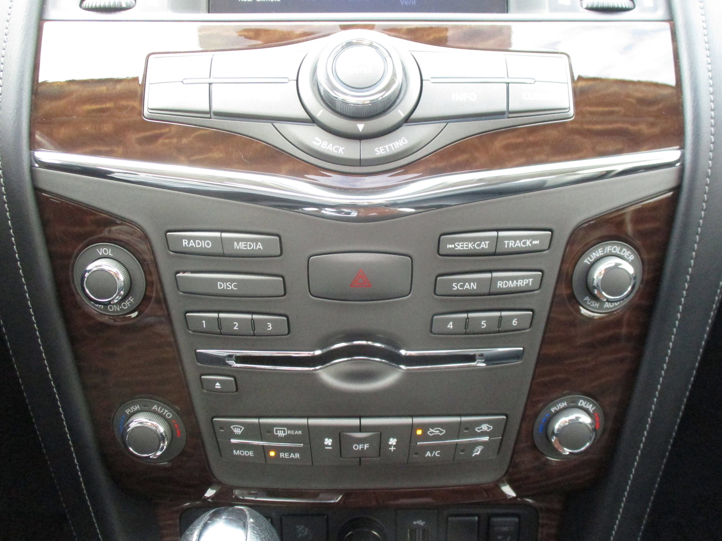 Used 2020 Nissan Armada SL w/ Premium Package AWD/4WD image 26