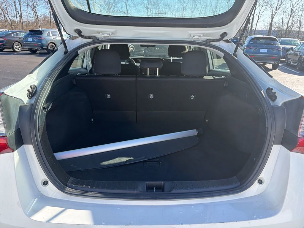 Used 2021 Toyota Prius LE image 21