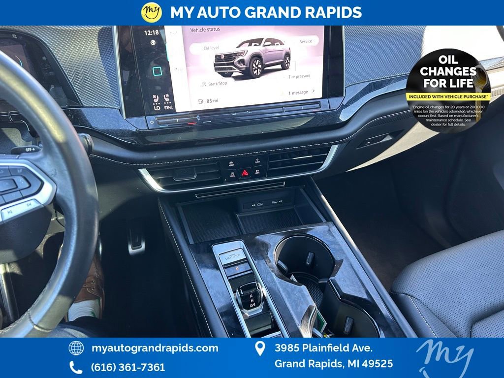Used 2024 Volkswagen Atlas Cross Sport SEL R-Line image 13