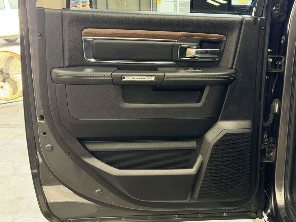Used 2017 RAM 1500 Laramie AWD/4WD image 40