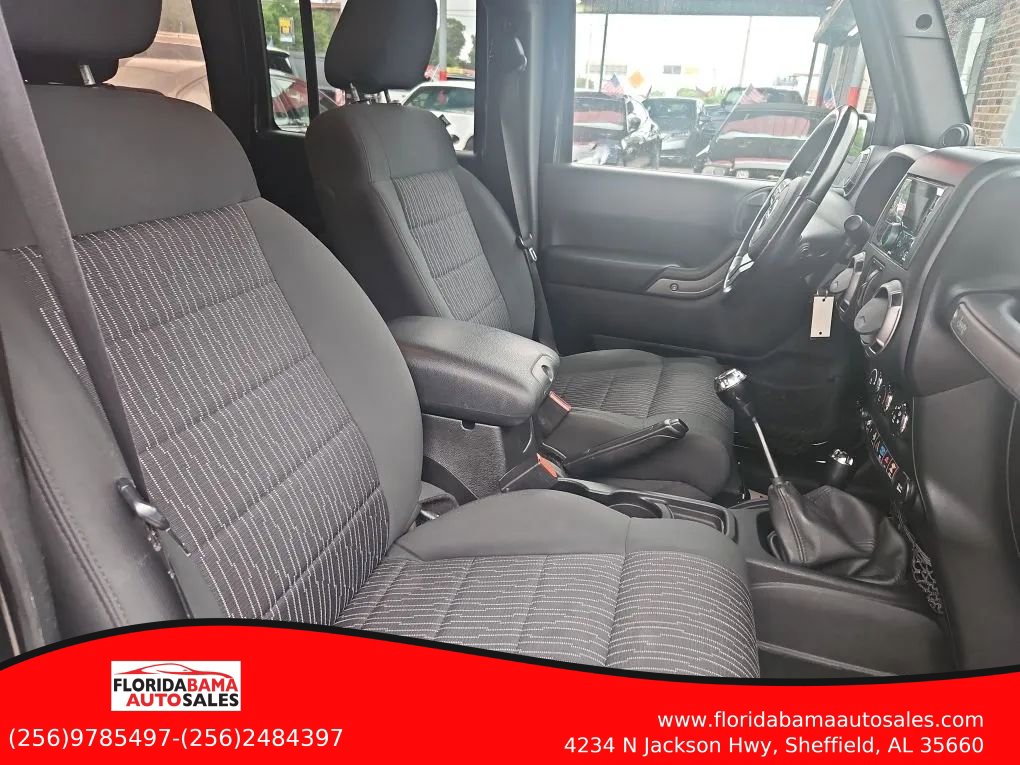 Used 2012 Jeep Wrangler Unlimited Sport AWD/4WD image 6