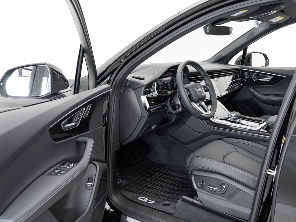 New 2025 Audi Q7 3.0T Prestige image 7