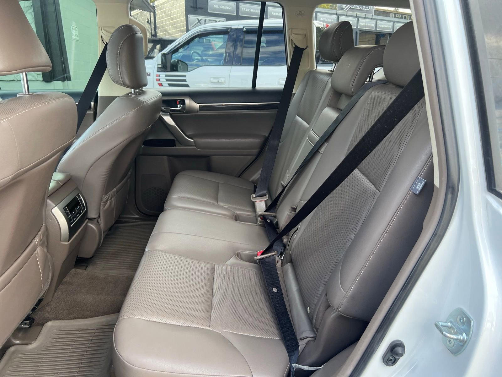 Used 2016 Lexus GX 460 w/ Comfort Package AWD/4WD image 26