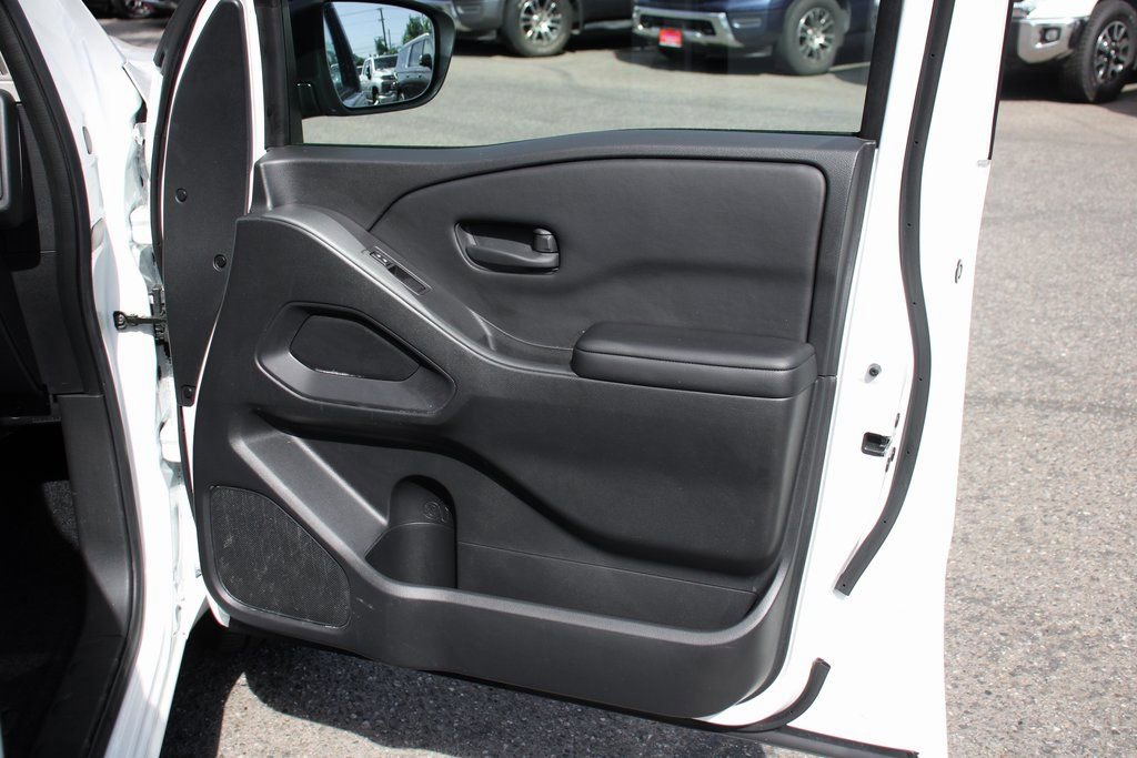 Used 2025 Nissan Frontier S w/ S Utility Package image 37