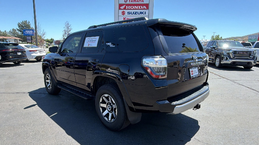 Certified 2022 Toyota 4Runner TRD Off-Road AWD/4WD image 5