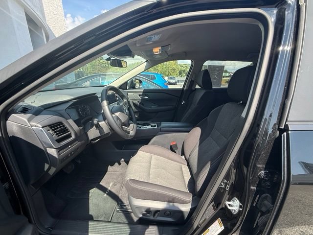 Used 2026 Nissan Rogue SV AWD/4WD image 5