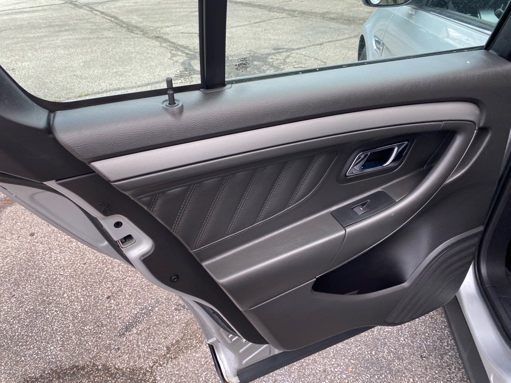 Used 2010 Ford Taurus SEL image 16