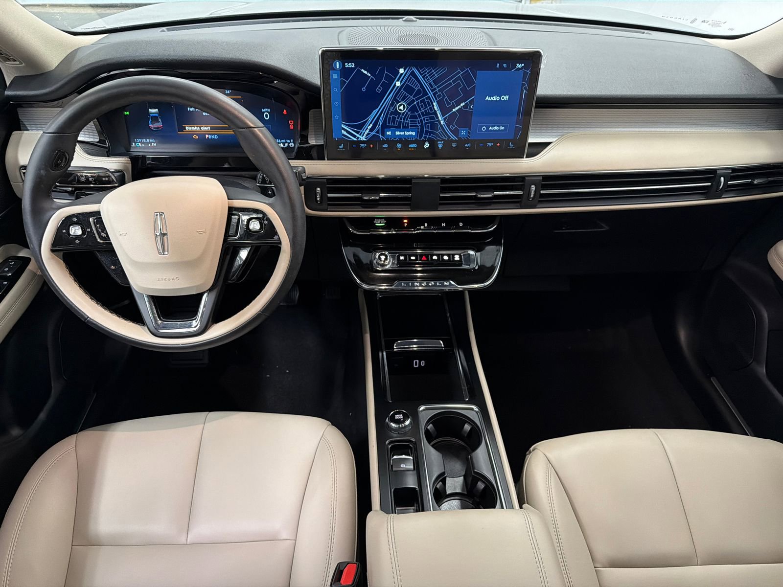 Certified 2025 Lincoln Corsair AWD image 19