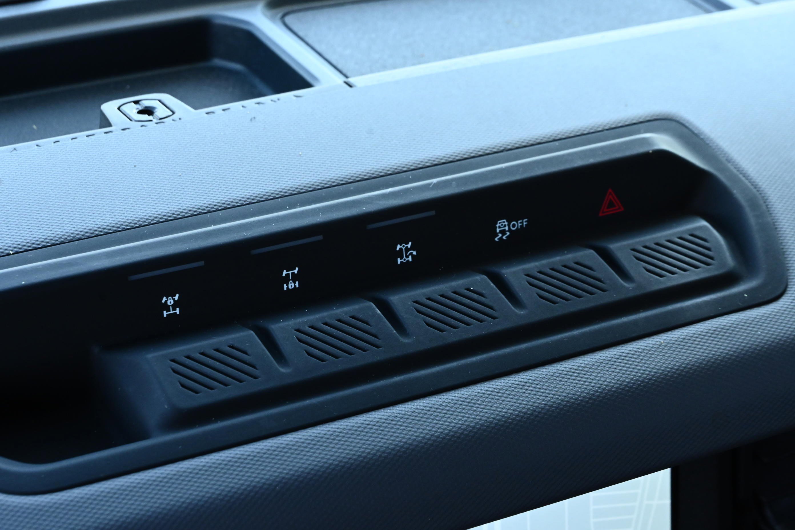 Used 2023 Ford Bronco Everglades image 23