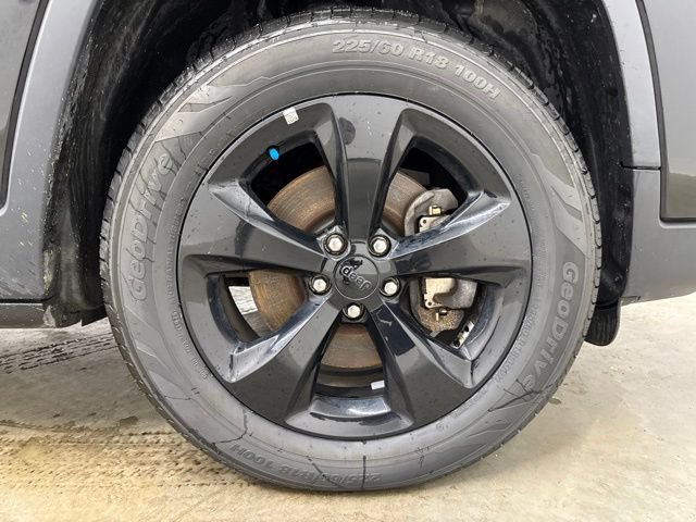 Used 2020 Jeep Cherokee Latitude Plus AWD/4WD image 12
