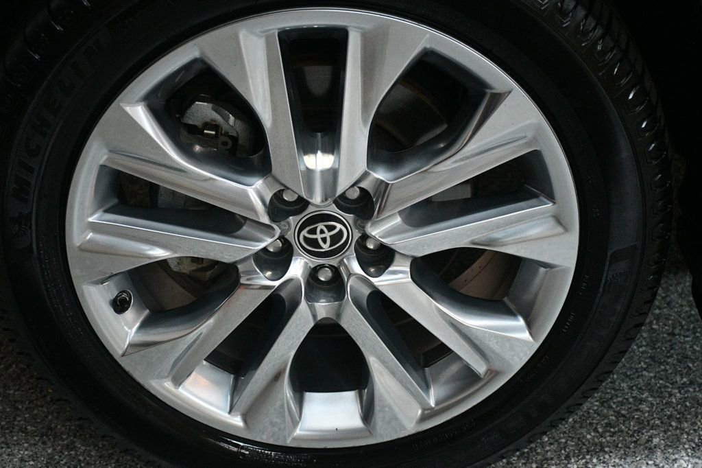 Used 2022 Toyota Highlander Limited AWD/4WD image 18