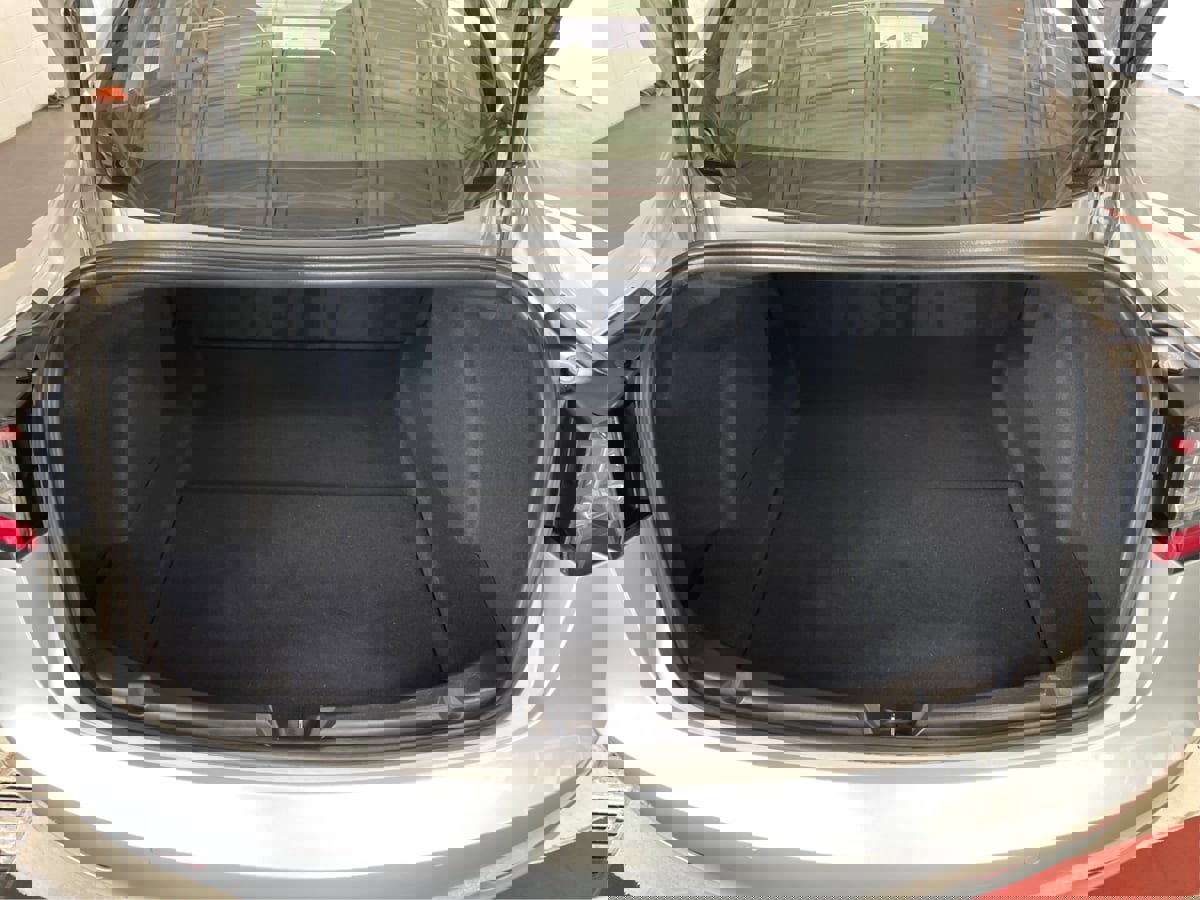 Used 2018 Tesla Model 3 Long Range image 12