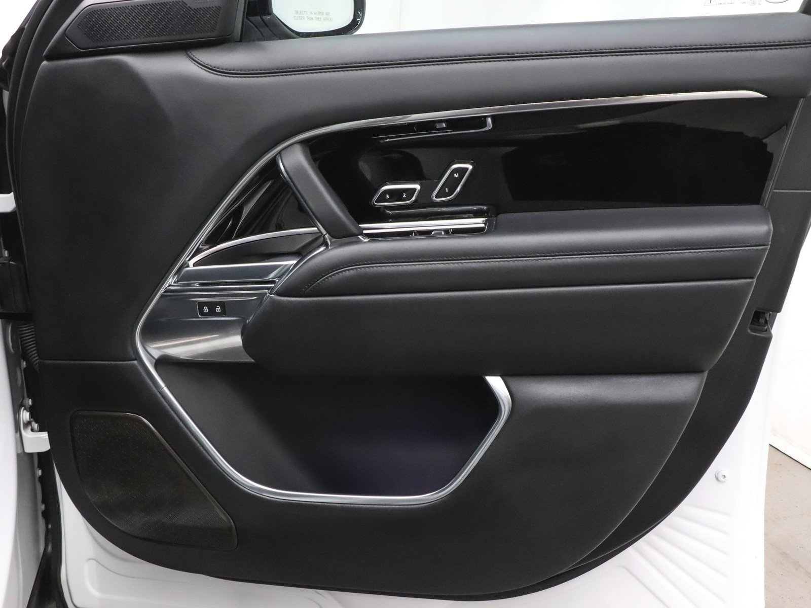 Used 2024 Land Rover Range Rover Autobiography image 20