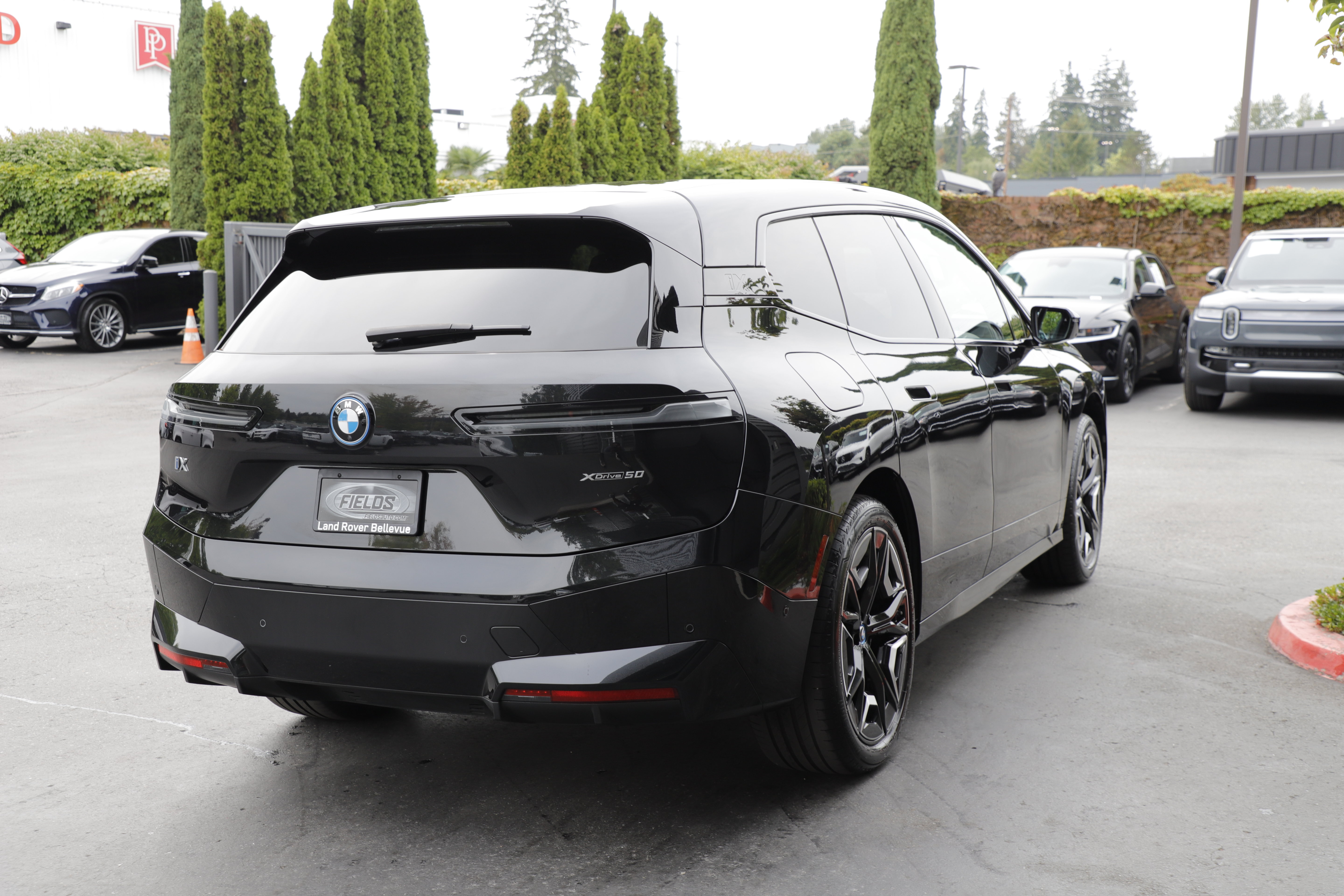 Used 2025 BMW iX xDrive50 w/ Sport Package AWD/4WD image 8