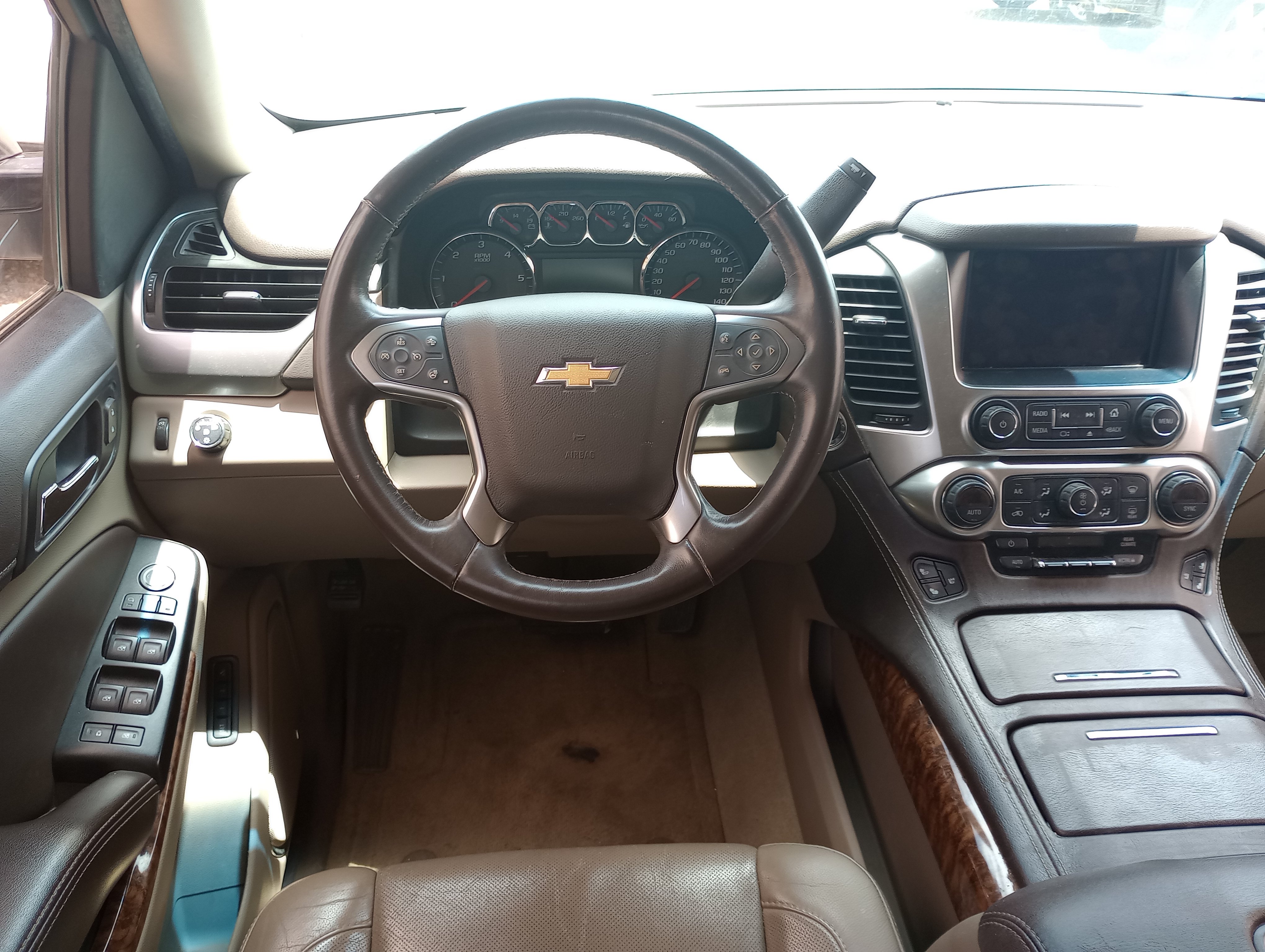 Used 2016 Chevrolet Suburban LTZ RWD image 9