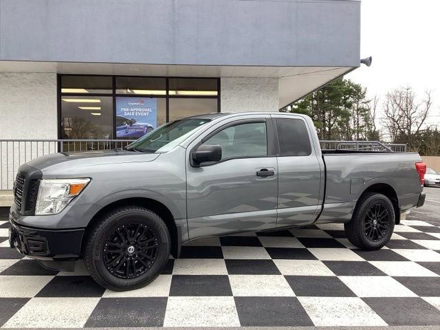 Used 2017 Nissan Titan S image 2