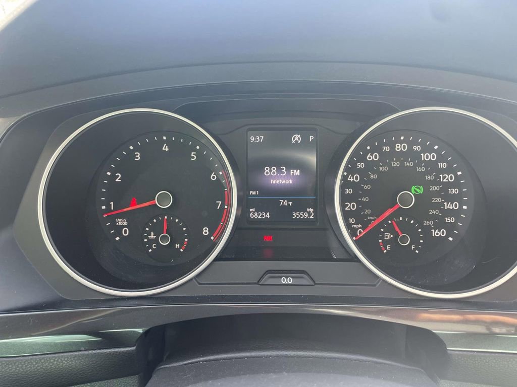 Used 2018 Volkswagen Tiguan SE w/ Panoramic Sunroof Package image 14