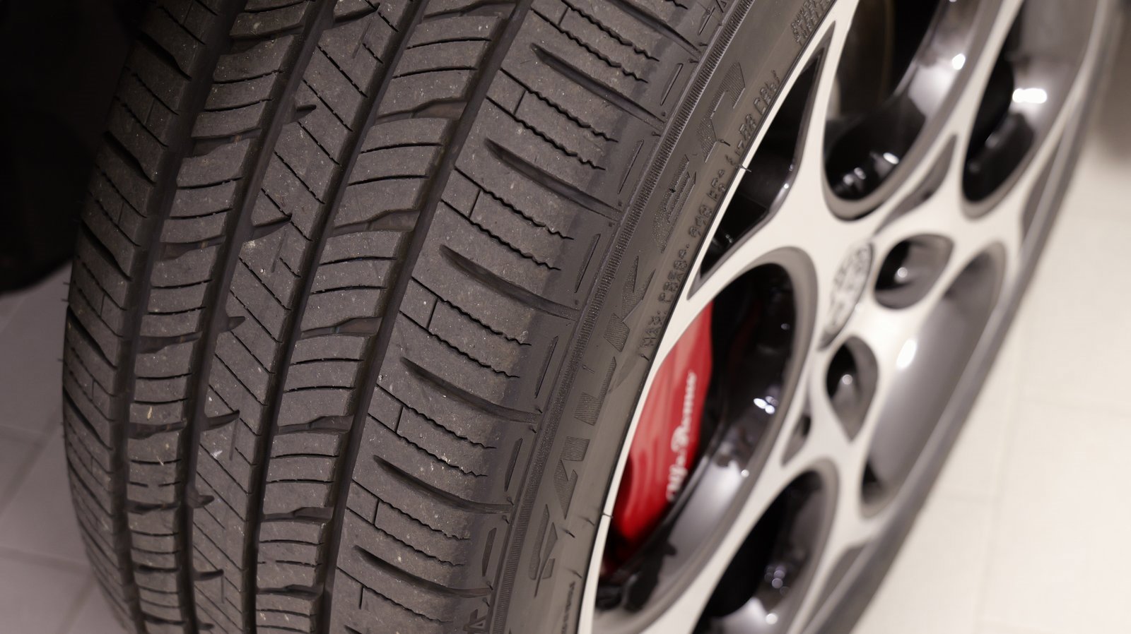 Used 2024 Alfa Romeo Tonale Veloce image 86