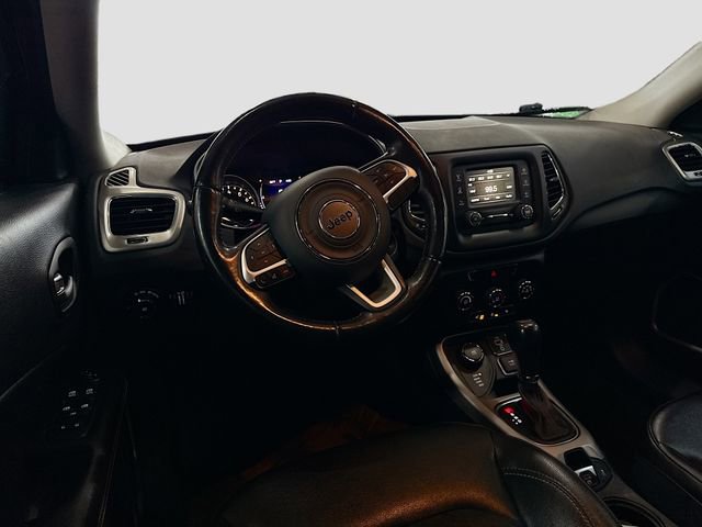 Used 2018 Jeep Compass Latitude w/ Cold Weather Group AWD/4WD image 22