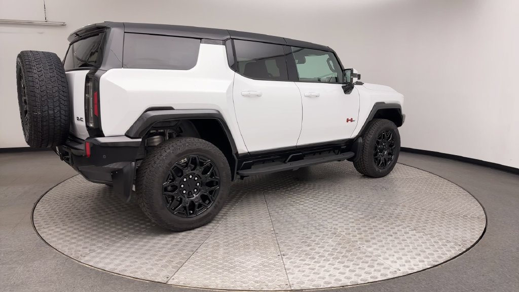 Used 2024 GMC Hummer EV 2X w/ LPO, Illumination Package AWD/4WD image 2