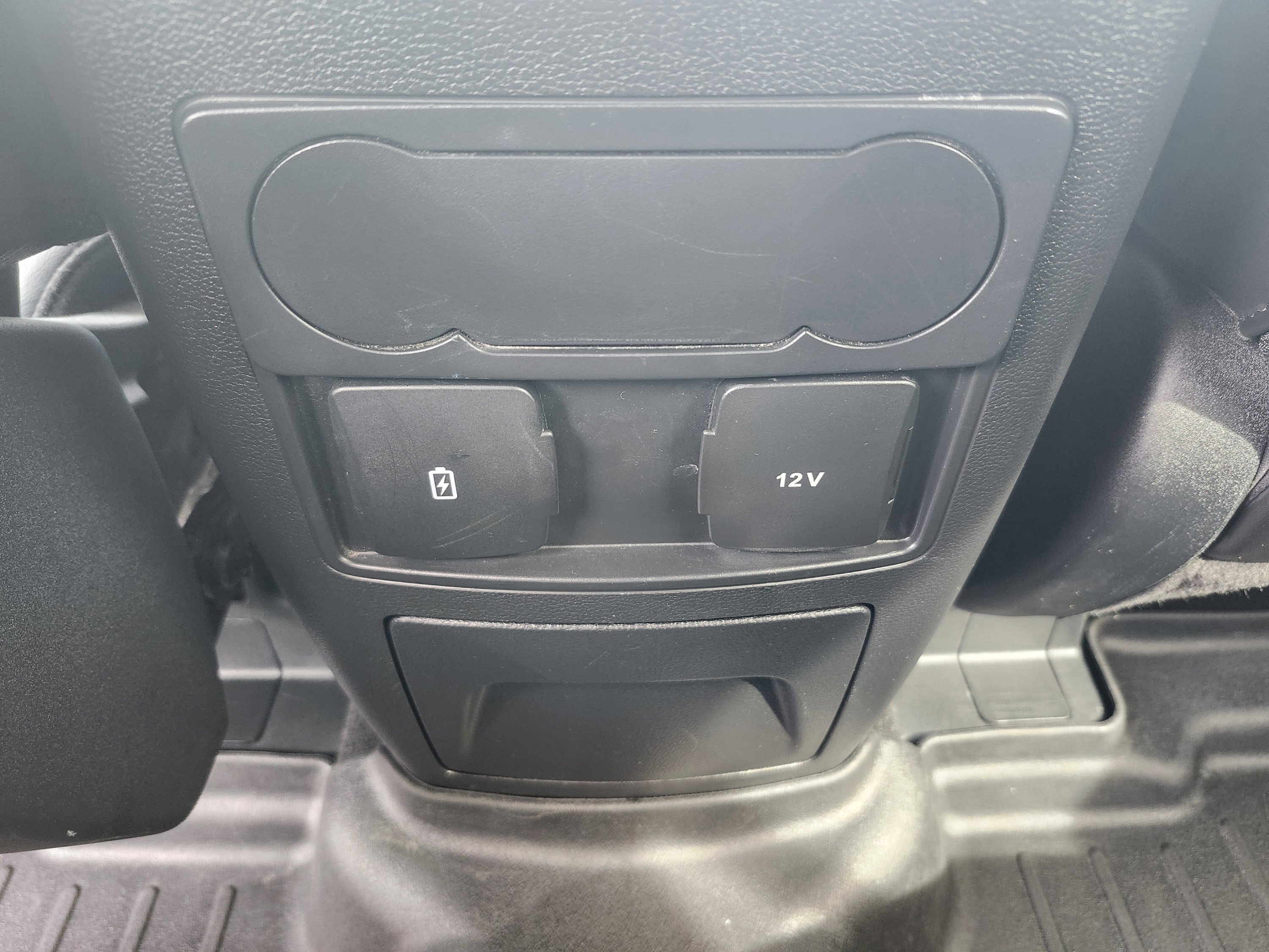 Used 2023 Ford Explorer XLT w/ Equipment Group 202A image 29