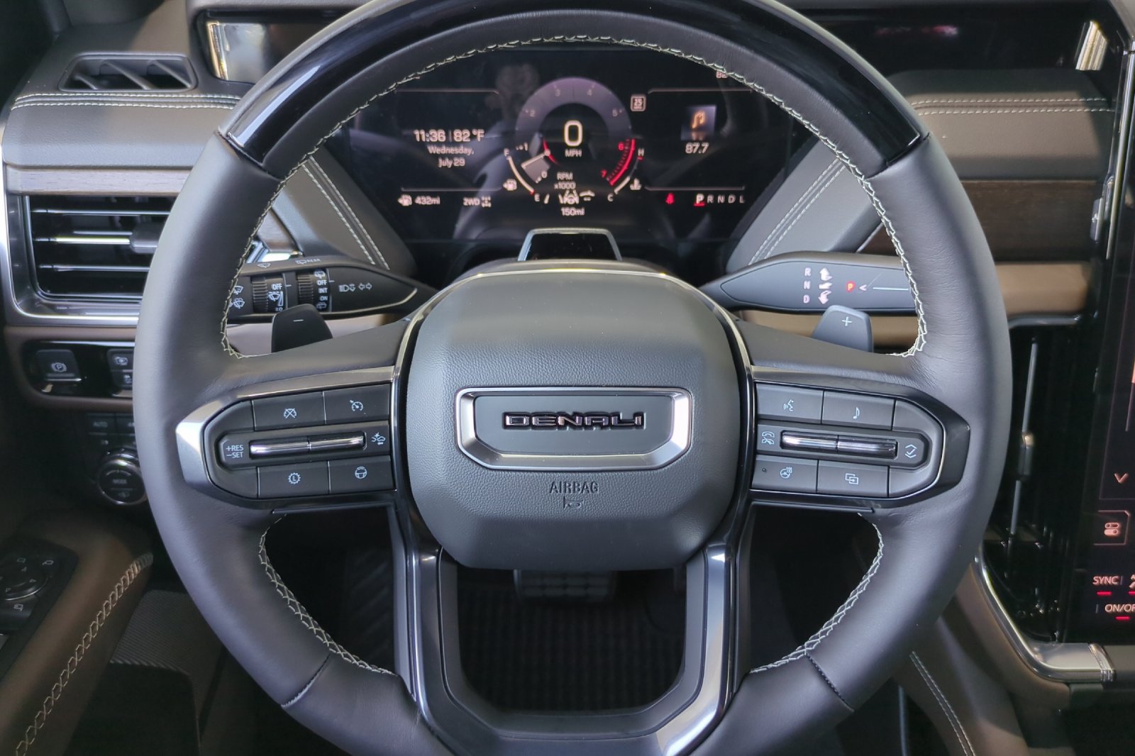 Used 2026 GMC Yukon XL Denali Ultimate AWD/4WD image 30