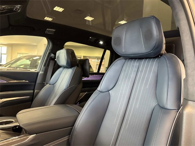 New 2026 Cadillac Escalade IQ Luxury 2 image 18