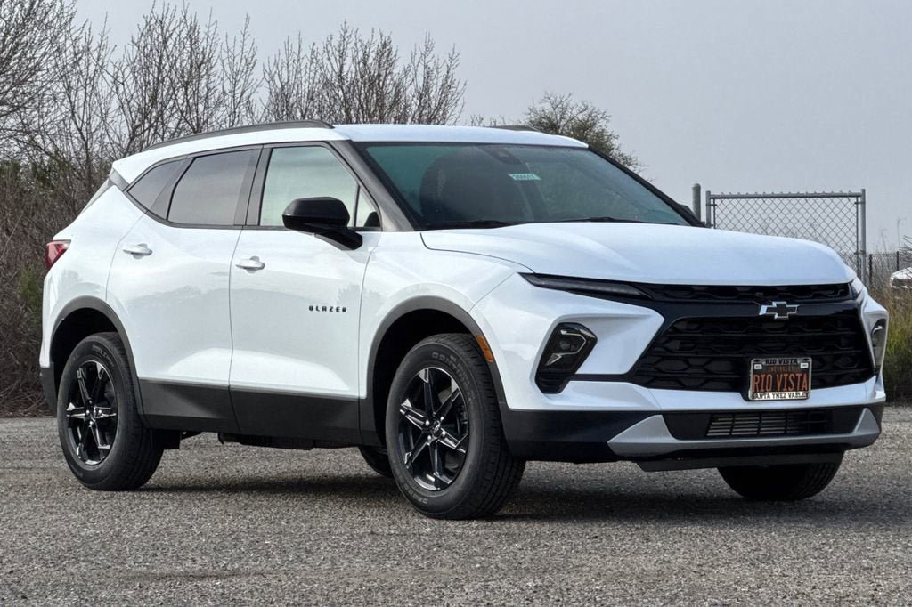 New 2026 Chevrolet Blazer LT w/ Midnight/Sport Edition FWD image 2